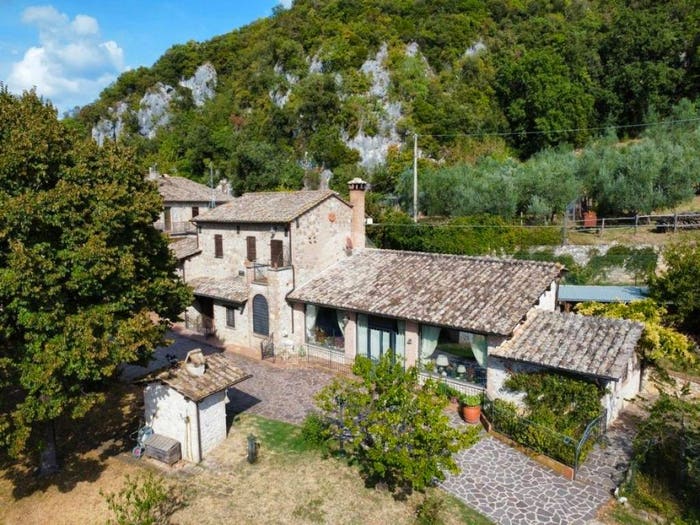 Casa con 6 locali in vendita in SANTA MARIA MADDALENA, Calvi dell'Umbria