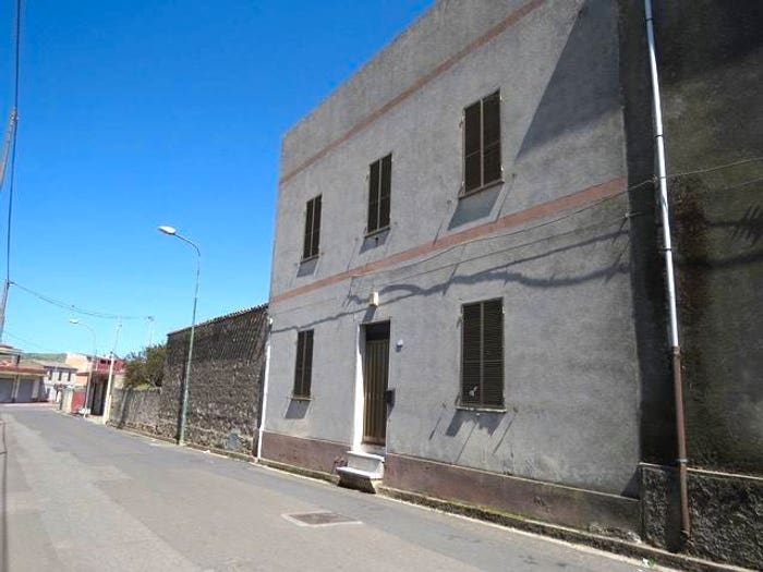 Casa con 5 locali in vendita in Via Serrenti, Guasila