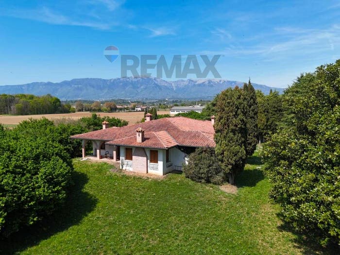 Casa con 6 locali in vendita in Asolo