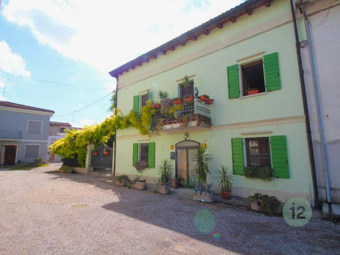 Casa con 6 locali in vendita in Via Roma, Centro, Rolo