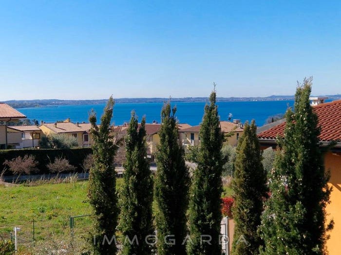 Appartamento trilocale in vendita in Strada del Barum, Centro, Lazise
