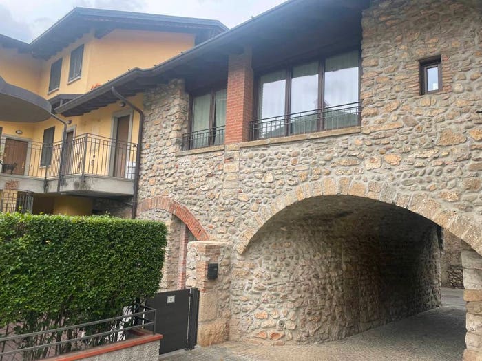 Appartamento trilocale in vendita in Vicolo Frati Minoli, Centro, Zandobbio