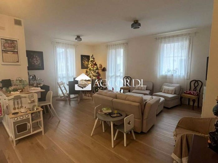 Appartamento con 6 locali in vendita in Via Nazario Sauro, Centro, Conegliano