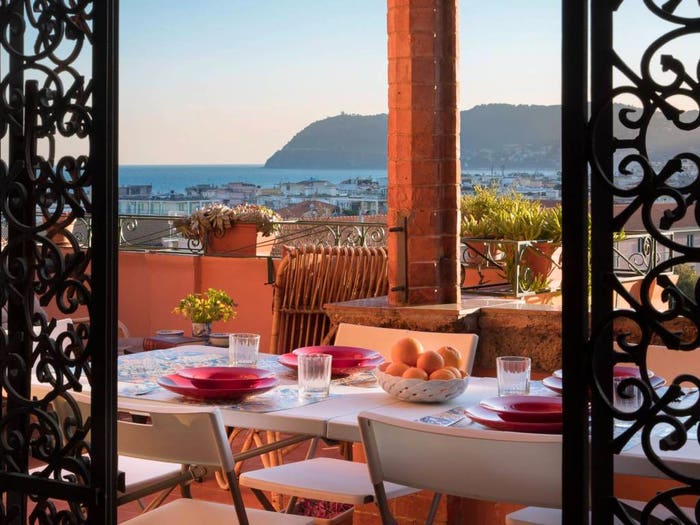 Casa con 6 locali in vendita in Via Adelasia, Collina Centrale Parco Fuor del Vento, Alassio