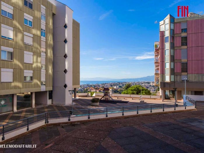Appartamento trilocale in vendita in Via Degli Iris, Quarto, Genova