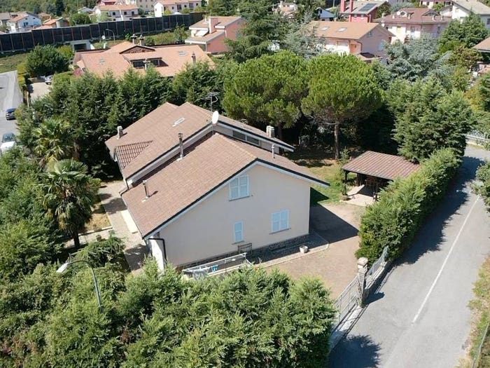 Casa con 6 locali in vendita in Via Vecchia di Plodio, Centro, Carcare