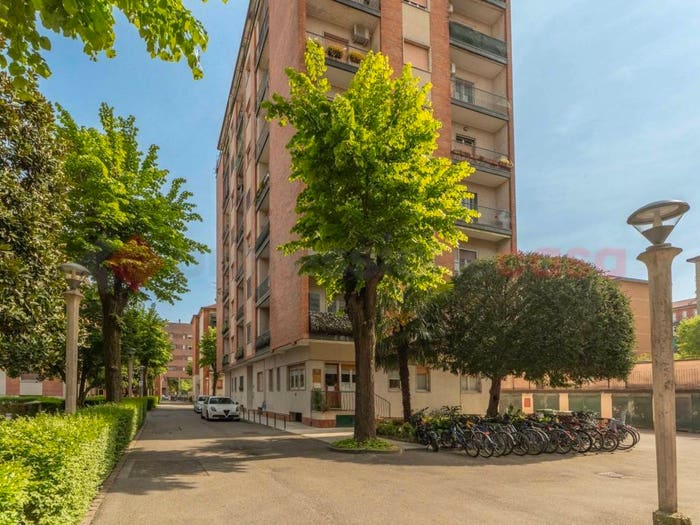 Appartamento trilocale in vendita in Via Lodovico il Moro, Barona, Milano