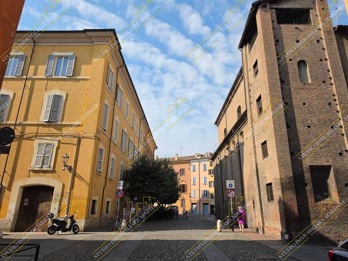 Appartamento con 5 locali in vendita in Via Nazario Sauro, Centro Storico, Modena