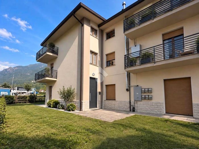 Appartamento trilocale in vendita in Viale Leopardi, Centro, Artogne