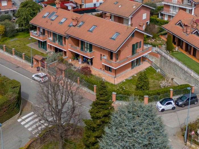 Casa con 6 locali in vendita in Via Giacomo Puccini, Centro, La Loggia