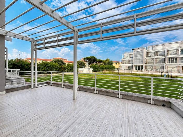 Appartamento trilocale in vendita in Viale del Tirreno, Calambrone, Pisa