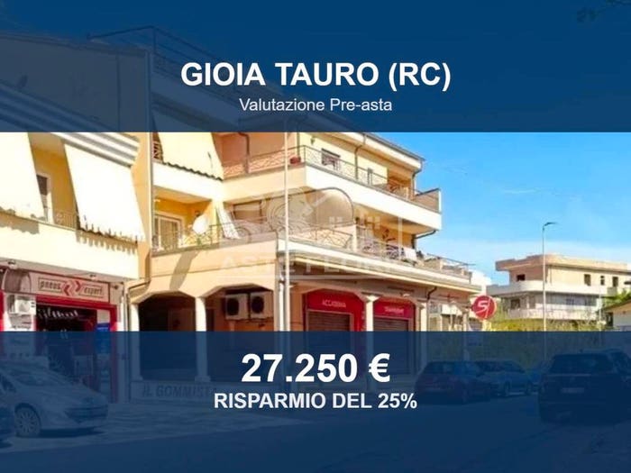 Appartamento con 5 locali in vendita in Via Corrado Alvaro, Gioia Tauro