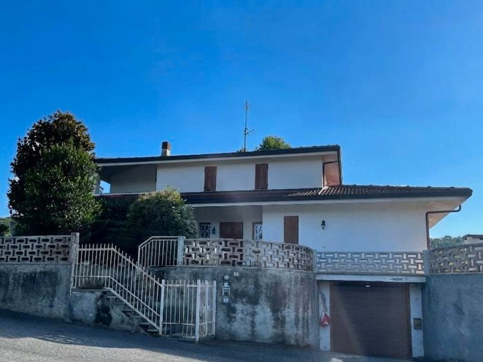Casa con 6 locali in vendita in Via Morano, Perosa Canavese