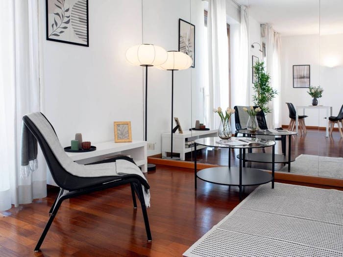 Casa quadrilocale in vendita in Viale Emilio Caldara, Porta Romana Medaglie d'Oro, Milano