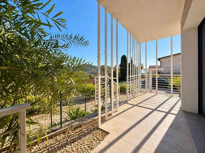 Appartamento trilocale in vendita in Strada Poggi, Piani Torrazza, Imperia