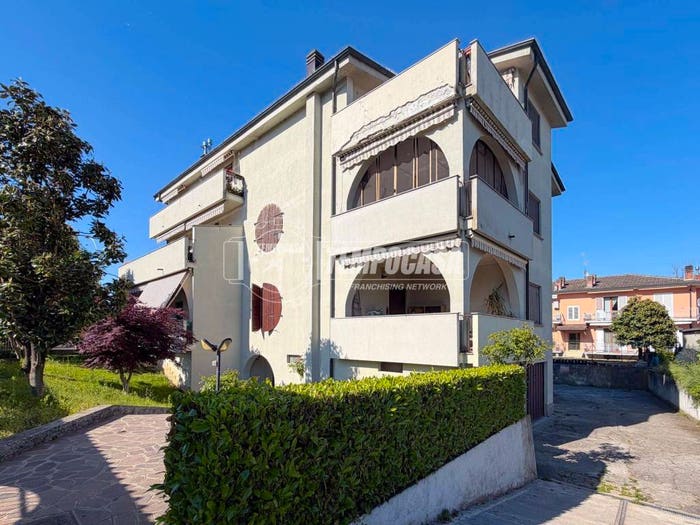 Appartamento trilocale in vendita in Via Giuseppe Verdi, Centro, Comazzo