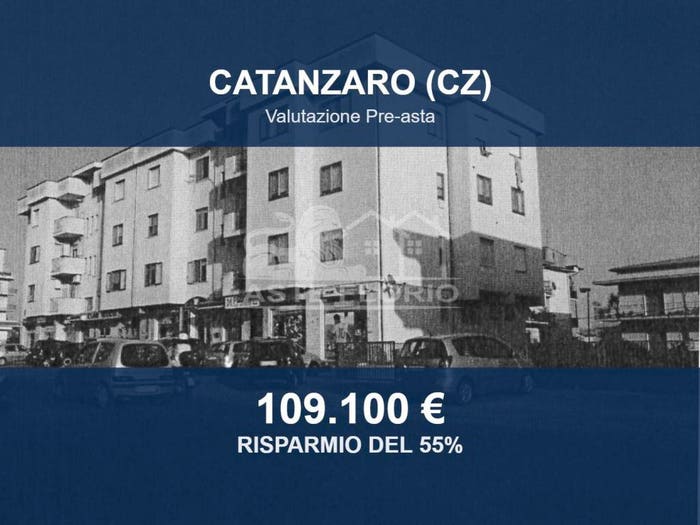 Appartamento con 6 locali in vendita in Viale Crotone, Catanzaro Lido Fortuna Corvo Germaneto, Catanzaro