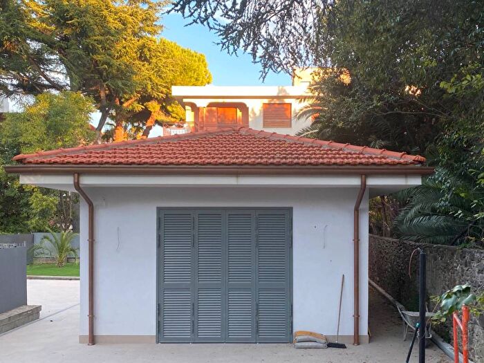 Casa trilocale in vendita in Via Girolamo Rossi, Centro, Bordighera
