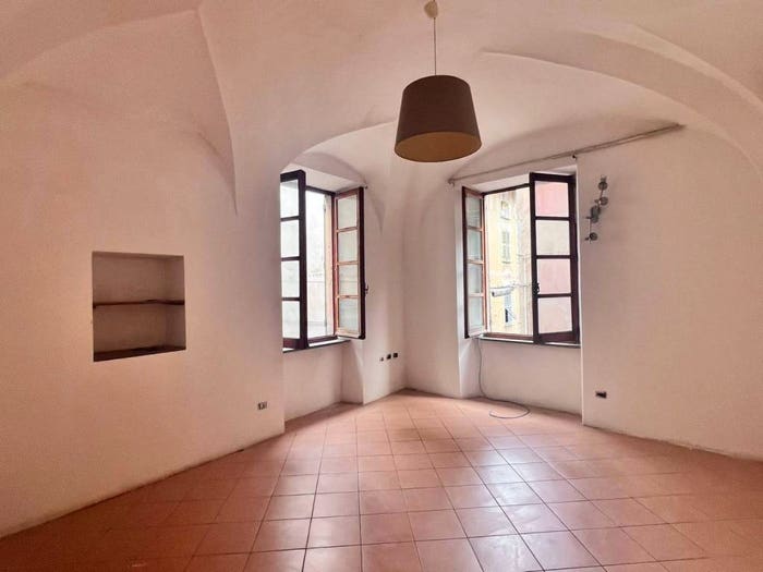 Appartamento quadrilocale in vendita in Via Forni, Centro, Sassello