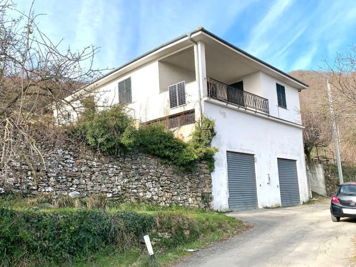 Casa con 5 locali in vendita in Via Carpasio, Prelà
