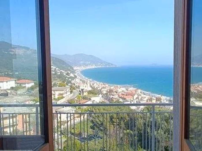 Appartamento quadrilocale in vendita in Via Castello Romano, Laigueglia