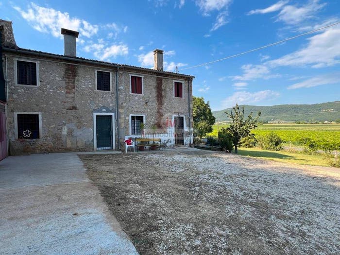 Casa con 6 locali in vendita in VIA BORGOMALE, Centro, Orgiano