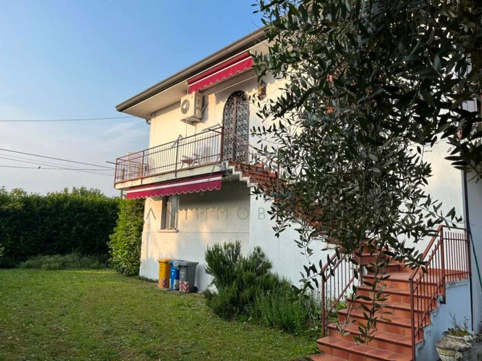 Casa trilocale in vendita in Via Circonvallazione Ovest, Castelfranco Veneto