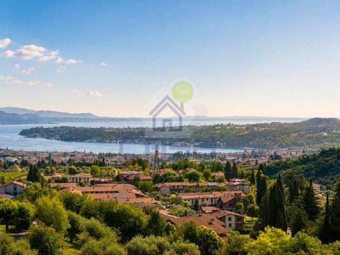 Casa con 6 locali in vendita in VIA SAN PIETRO, Roé, Roè Volciano
