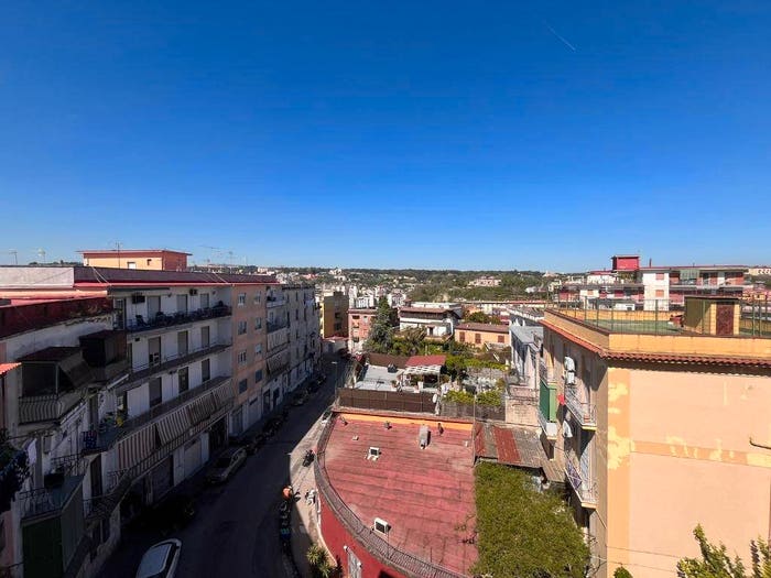 Appartamento con 5 locali in vendita in Via Filippo Maria Briganti, San Carlo All'Arena, Napoli
