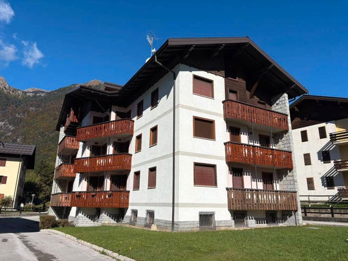 Appartamento trilocale in vendita in Via San Rocco, Carisolo