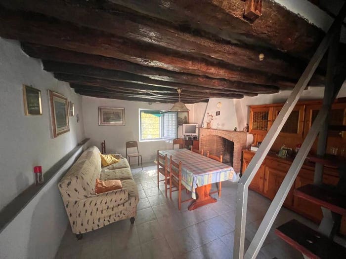 Casa bilocale in vendita in Località Case Busacchini, Lugagnano Val d'Arda