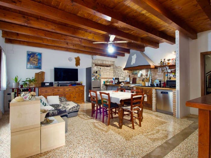Appartamento trilocale in vendita in via Pianeta, Montecchio Maggiore