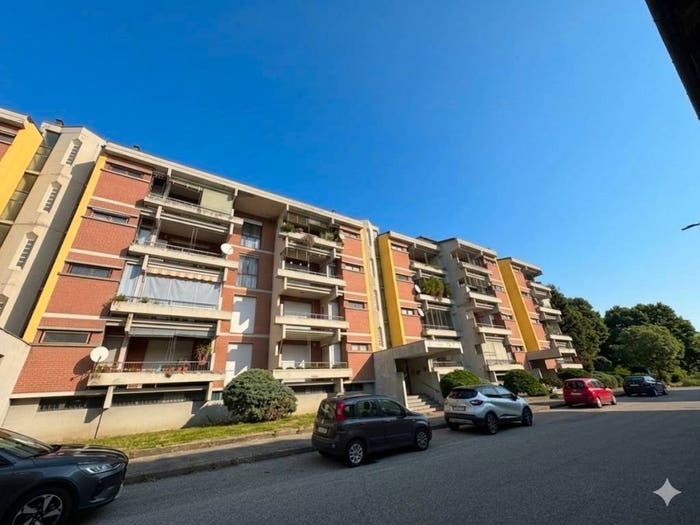 Appartamento quadrilocale in vendita in Via Giacomo Bossi, Centro, Crescentino