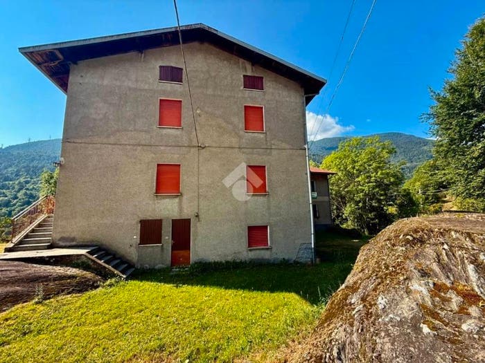 Casa con 6 locali in vendita in Via Porro, Nembra, Edolo