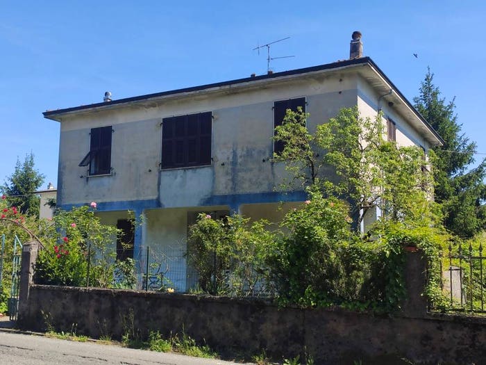 Casa con 6 locali in vendita in Viale della Resistenza, Monti, Licciana Nardi