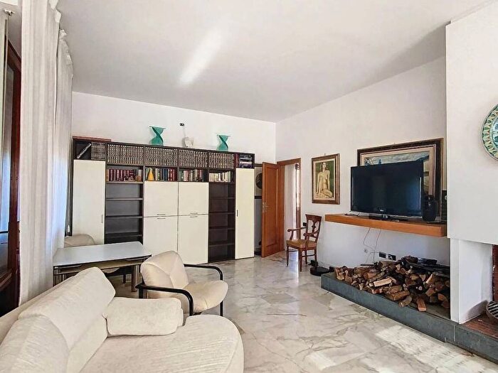 Casa con 6 locali in vendita in Via Della Gronda, Terminetto Migliarina, Viareggio