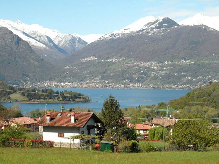 Casa con 6 locali in vendita in Via Ca' di Nadin, Colico Piano, Colico