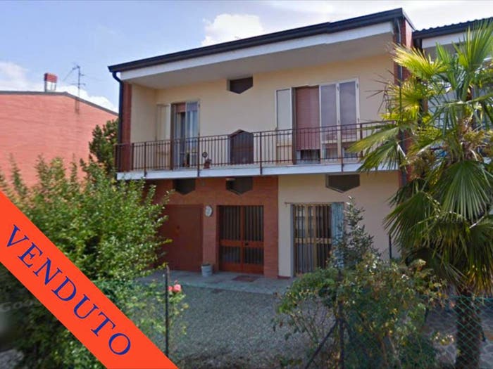 Casa con 5 locali in vendita in Via Don Giovanni Minzoni, Centro, Livraga