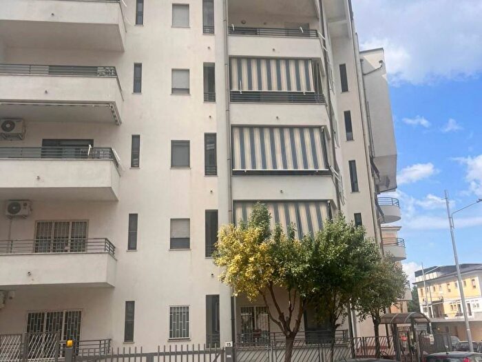 Appartamento trilocale in vendita in Via Coscarella, Stadio Città, Cosenza