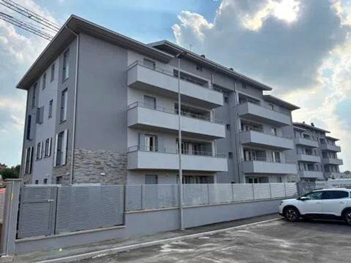 Appartamento quadrilocale in vendita in Via Vandelli, Pozza, Maranello