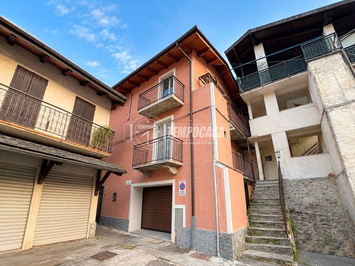 Casa quadrilocale in vendita in Via Sparone, Centro, PontCanavese