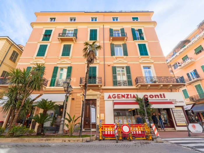 Appartamento con 6 locali in vendita in Corso Italia, Centro, Bordighera