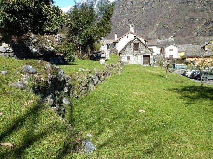 Casa bilocale in vendita in Via Vegno, Centro, Crodo