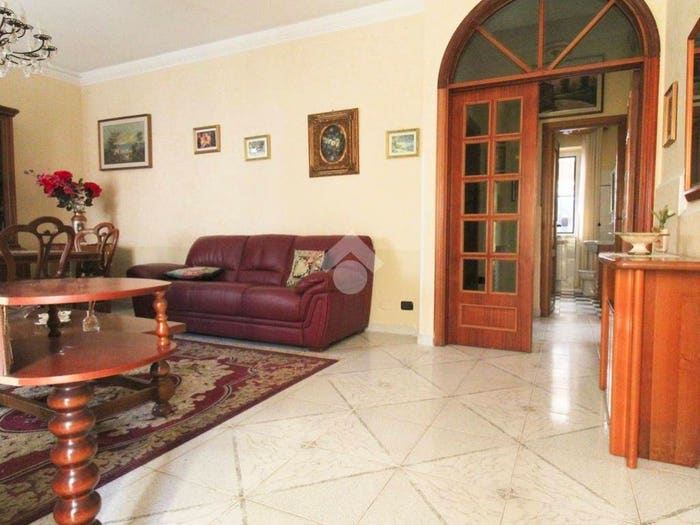 Appartamento con 6 locali in vendita in Via Fratelli Bandiera, Centro, Botricello