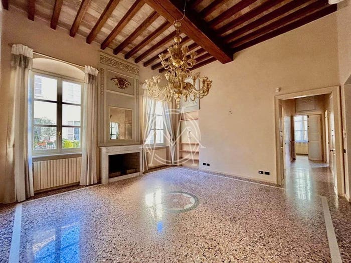 Appartamento con 6 locali in vendita in Borgo Antini, Centro Storico, Parma
