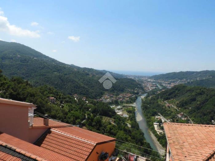 Casa quadrilocale in vendita in Via Suor Caterina Podesta, Paggi, Carasco