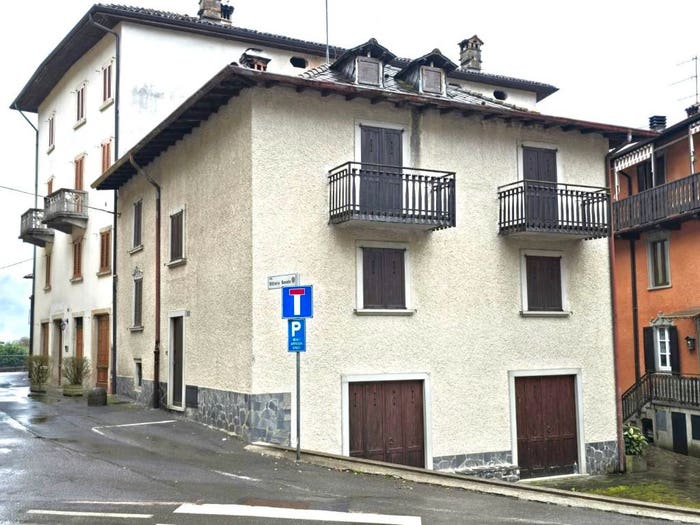 Casa con 6 locali in vendita in Via Vittorio Veneto, Olda, Taleggio
