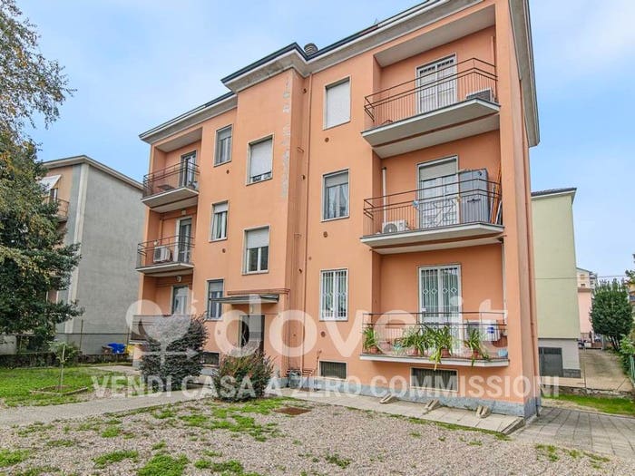Appartamento trilocale in vendita in Via Ezechiele Acerbi, Città Giardino, Pavia