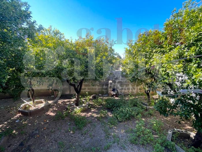 Casa con 6 locali in vendita in Spongano