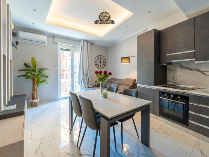 Appartamento quadrilocale in vendita in Via Martiri della Libertà, Borgo, Sanremo